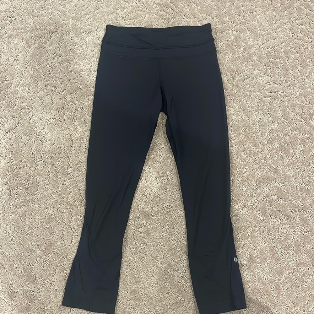 Lululemon cropped black leggings size 4